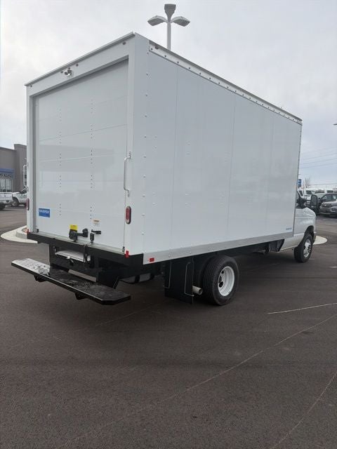 2026 Ford E-450SD Base