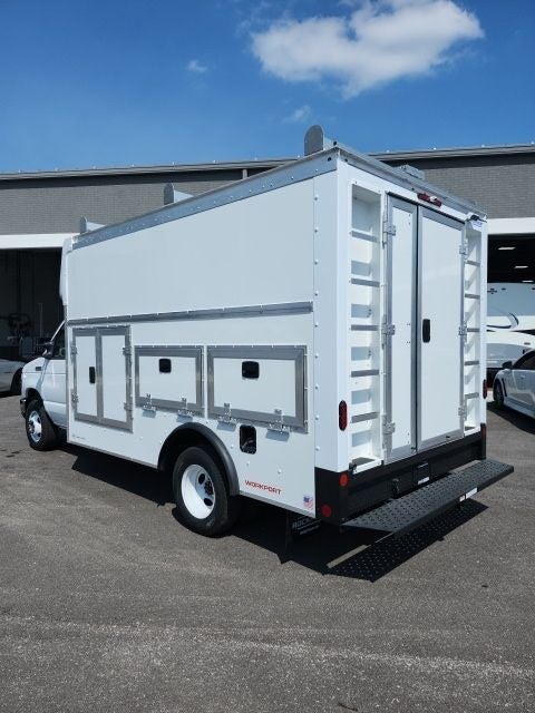 2026 Ford E-450SD Base