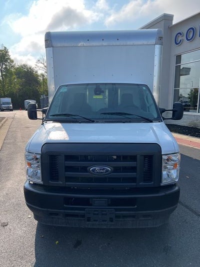 2025 Ford E-450SD Base