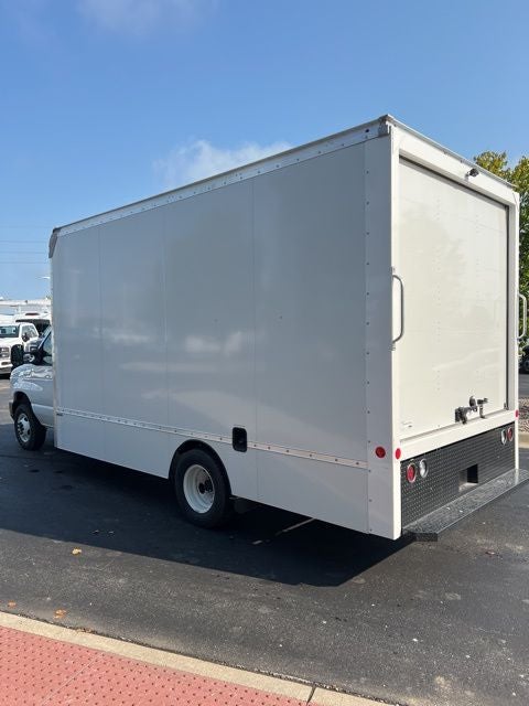 2025 Ford E-450SD Base