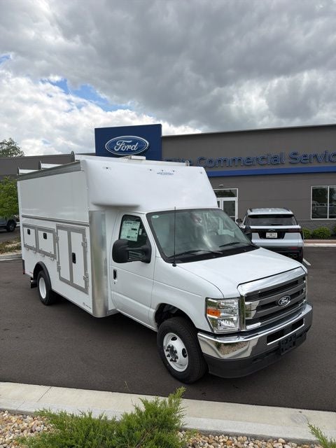 2027 Ford E-450SD Base