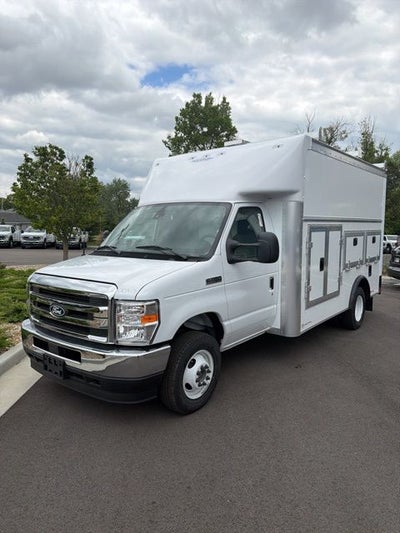 2027 Ford E-450SD Base
