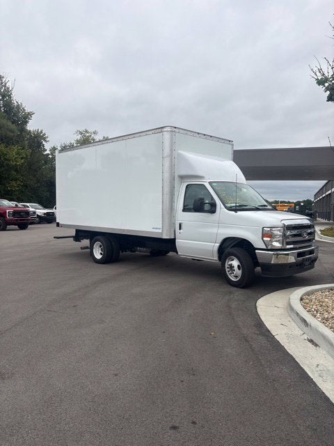 2026 Ford E-450SD Base