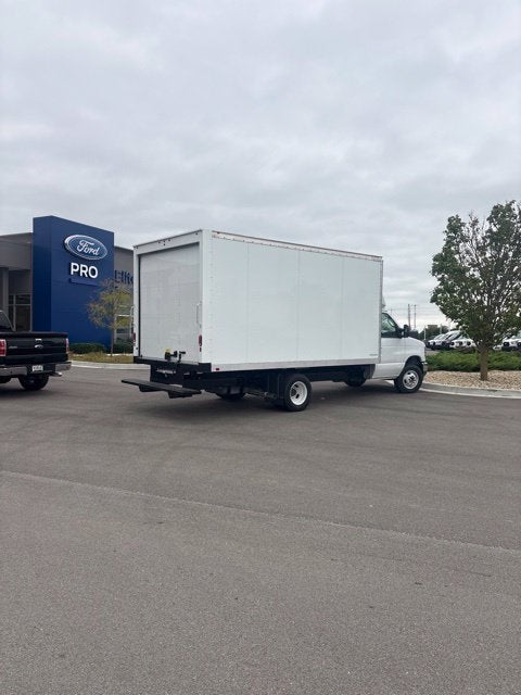 2026 Ford E-450SD Base
