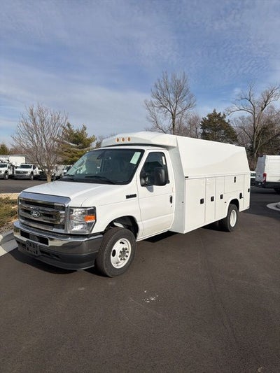 2026 Ford E-450SD Base