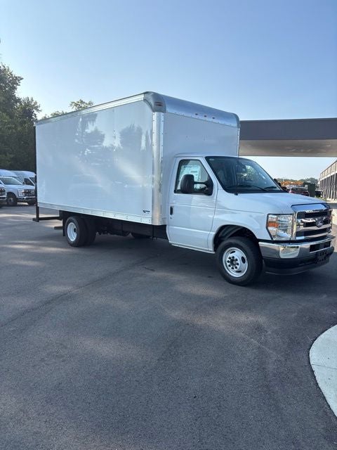 2027 Ford E-450SD Base
