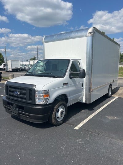 2025 Ford E-450SD Base