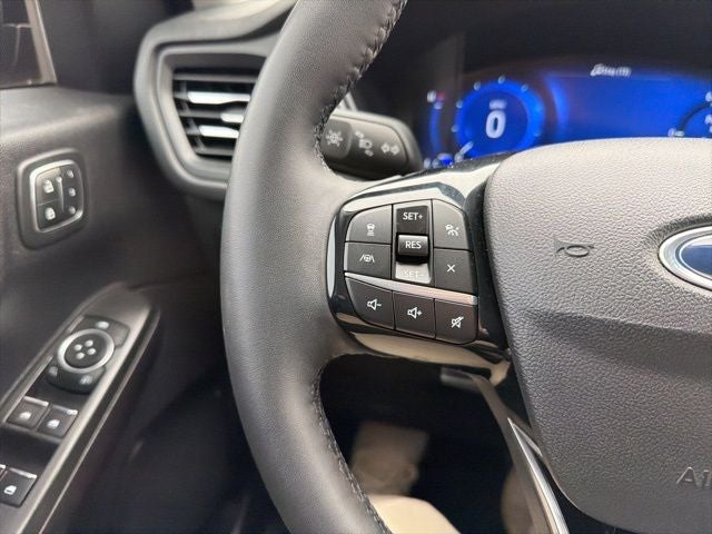 2022 Ford Escape Hybrid SEL