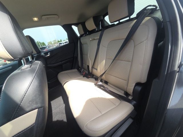 2022 Ford Escape Hybrid Titanium