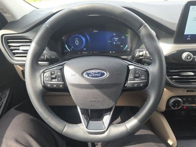2022 Ford Escape Hybrid Titanium