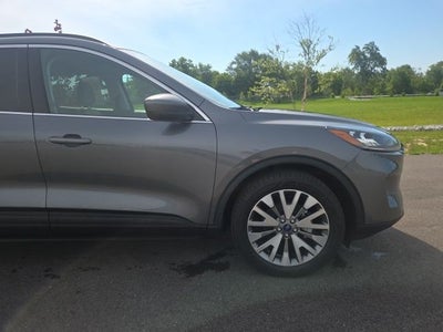 2022 Ford Escape Hybrid Titanium