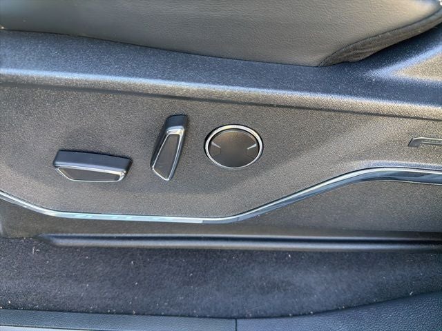 2023 Ford F-150 Lightning Platinum