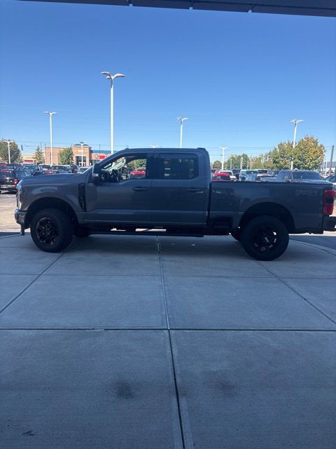 2027 Ford F-250 Lariat