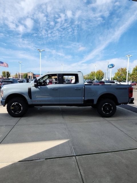 2027 Ford F-350 Platinum