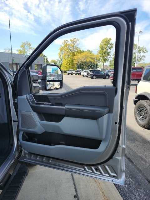2027 Ford F-350 XLT