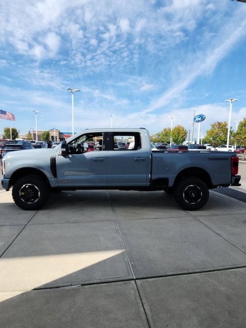 2027 Ford F-350 Platinum