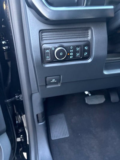 2027 Ford F-350 Lariat DRW