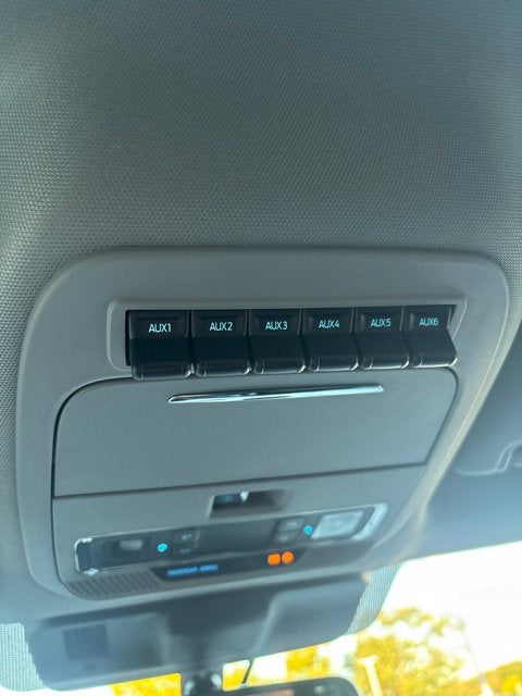 2027 Ford F-350 Lariat DRW