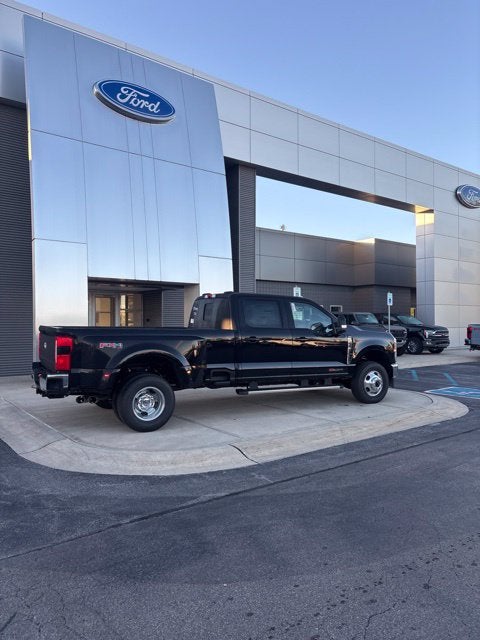 2027 Ford F-350 Lariat DRW