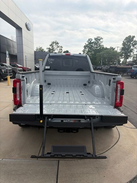 2026 Ford F-350 Lariat DRW