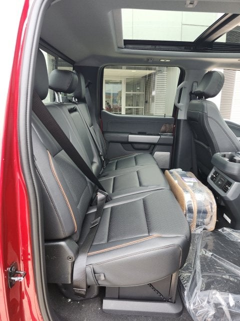 2027 Ford F-350 Lariat DRW