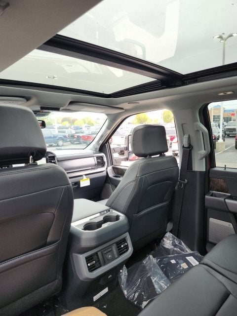 2027 Ford F-350 Lariat DRW
