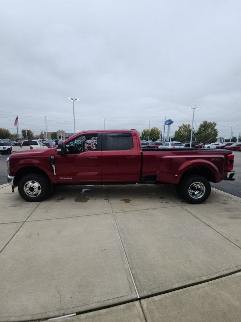 2027 Ford F-350 Lariat DRW