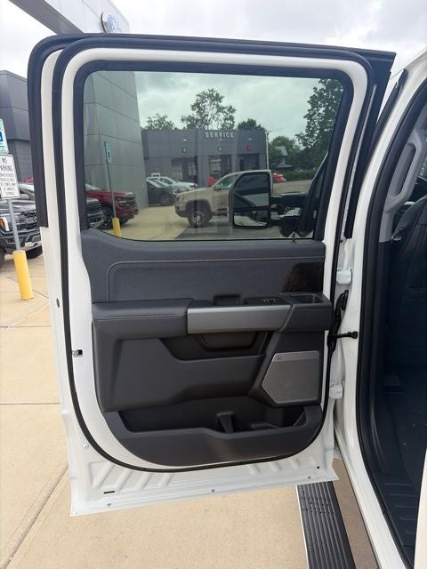 2026 Ford F-350 Lariat DRW