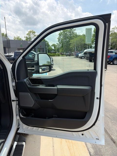 2026 Ford F-350 Lariat DRW