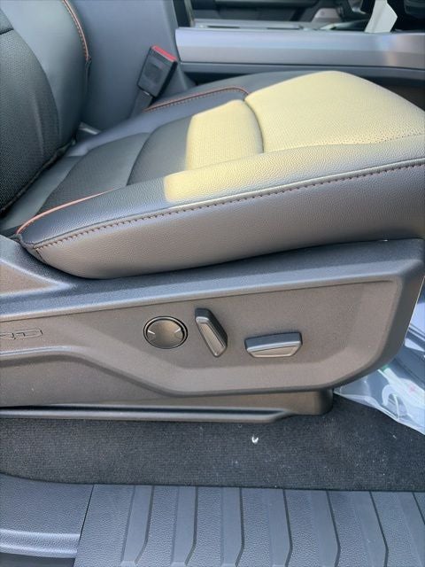 2026 Ford F-350 Lariat DRW