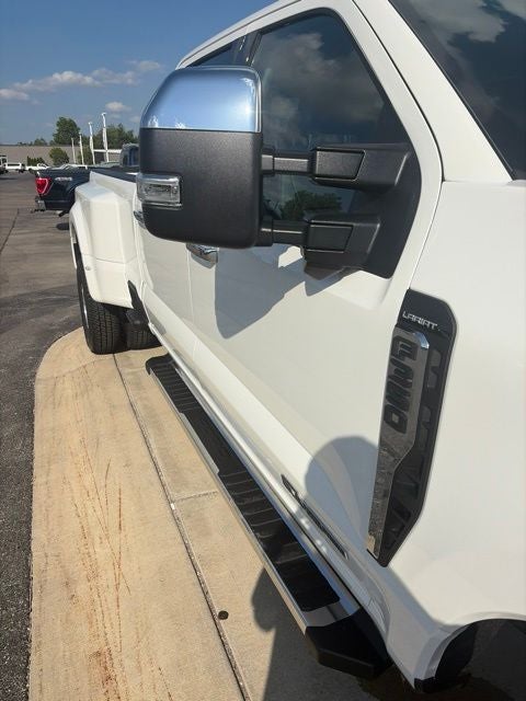 2026 Ford F-350 Lariat DRW