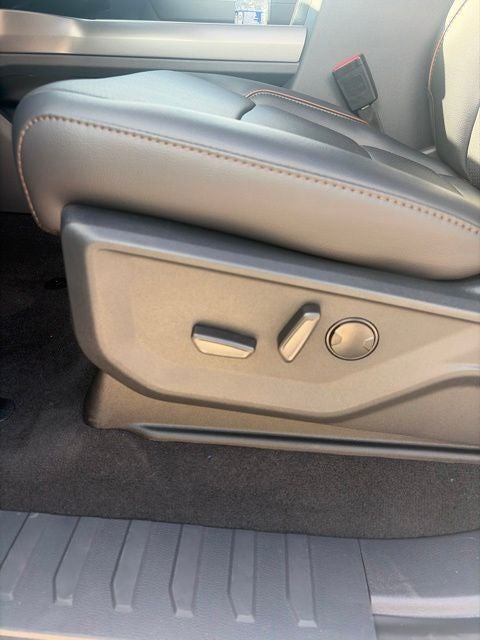 2026 Ford F-350 Lariat DRW
