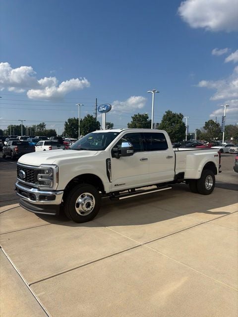 2026 Ford F-350 Lariat DRW