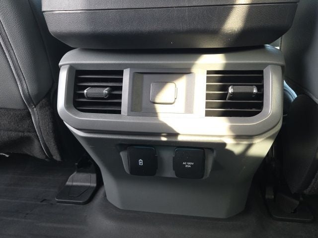 2024 Ford F-150 Lightning Pro