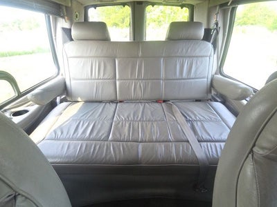 2002 GMC Savana G1500 135 WB
