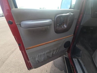 2002 GMC Savana G1500 135 WB