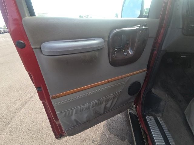 2002 GMC Savana G1500 135 WB