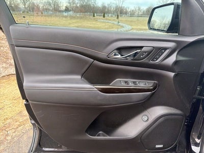 2023 GMC Acadia AT4
