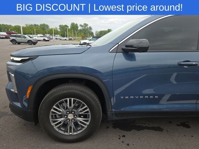 2024 Chevrolet Traverse LT
