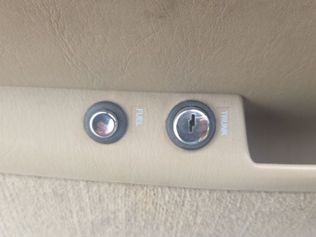 2002 Lincoln Continental Base