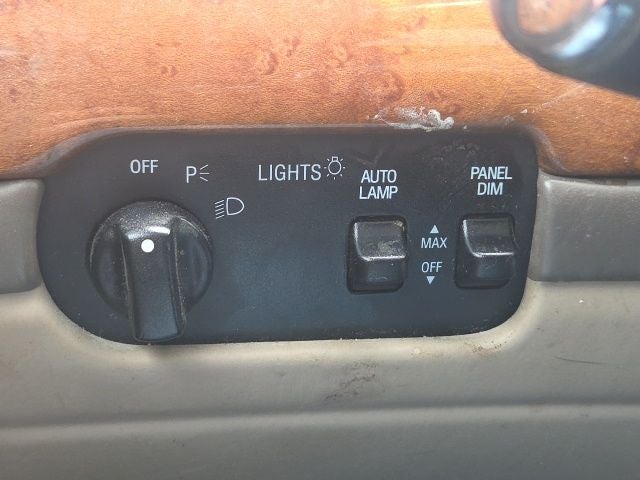 2002 Lincoln Continental Base
