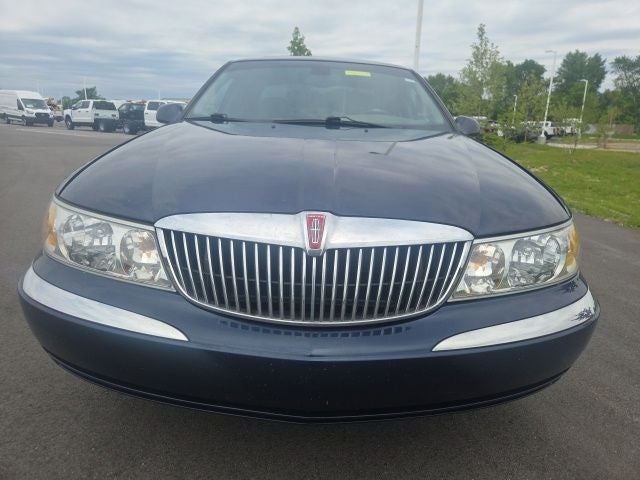 2002 Lincoln Continental Base