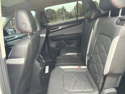 2024 Volkswagen Atlas 2.0T Peak Edition SE w/Technology