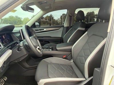 2024 Volkswagen Atlas 2.0T Peak Edition SE w/Technology