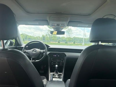 2022 Volkswagen Passat 2.0T SE