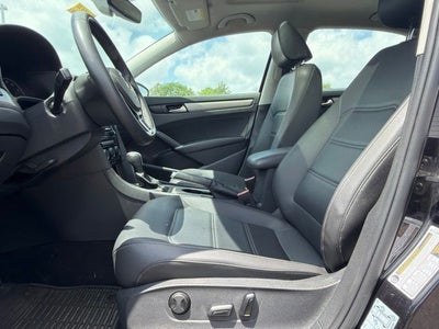 2022 Volkswagen Passat 2.0T SE