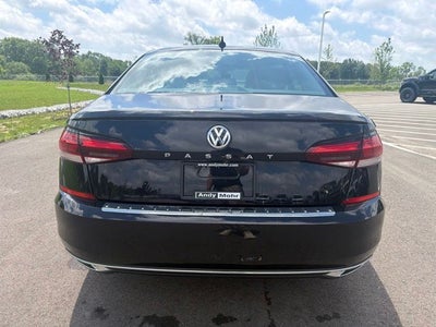 2022 Volkswagen Passat 2.0T SE
