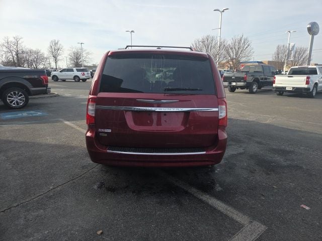 2013 Chrysler Town & Country Touring