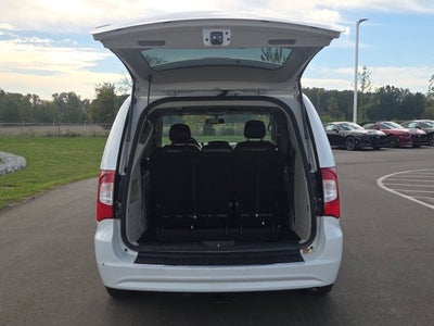 2016 Chrysler Town & Country Touring