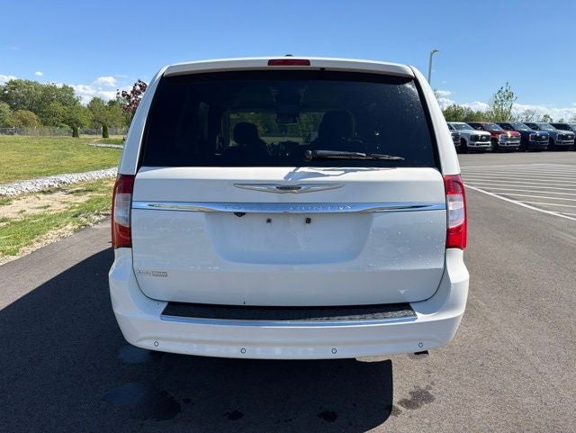 2012 Chrysler Town & Country Touring-L
